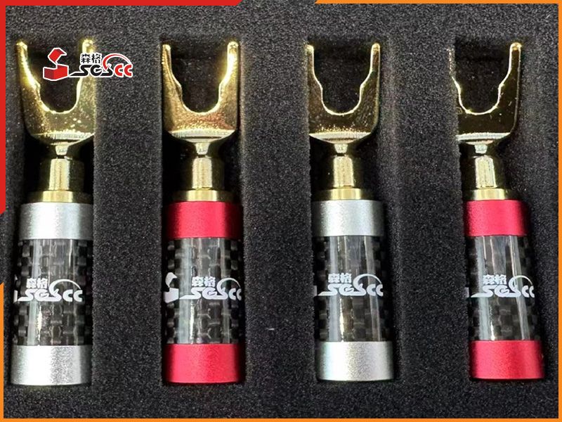 Hi-Fi音响喇叭叉插头